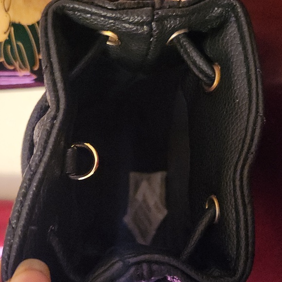 VICTORIA'S SECRET PERFUME POUCH - Picture 3 of 5